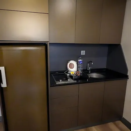 מלון דירות No 139 4*